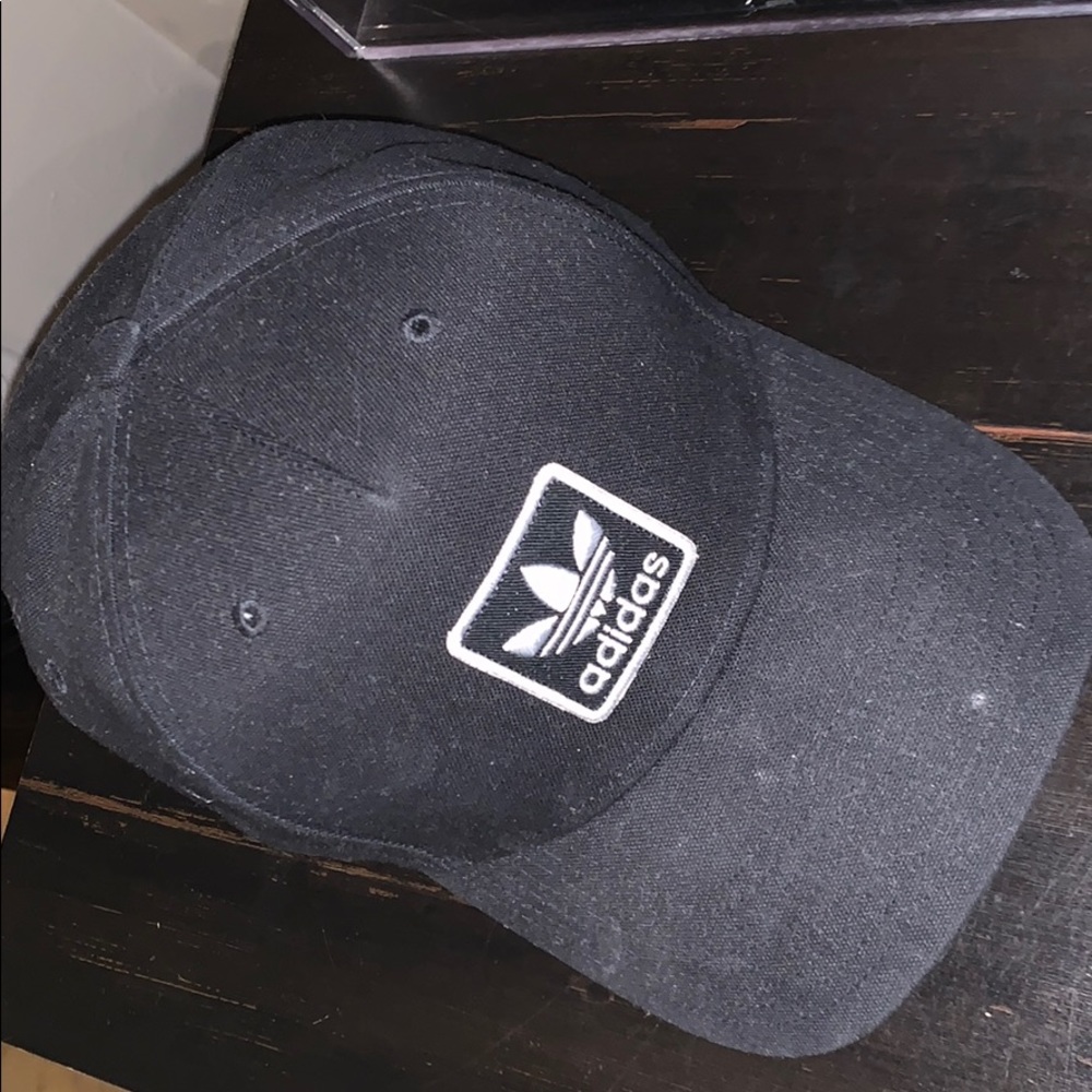 Adidas trucker hat black